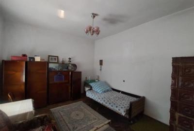 Caransebes, Casa cu Teren de 585 Mp, Zona Sesu Rosu - 3