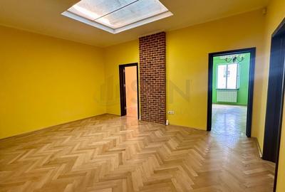 Apartament cu 3 camere decomandat în Universitate