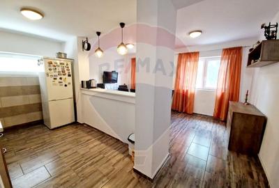 CHIRIE - Casă  4 camere , curte ,  zona LPS - 9