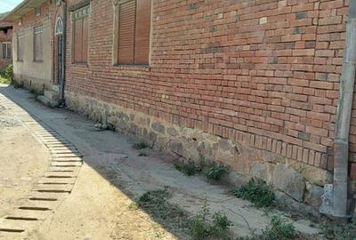 Casă individuală cu 7 camere în Iablanița