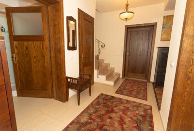 Vila cu PISCINA acoperită, zona centrala în Periș - 10