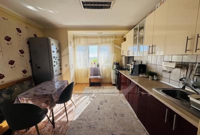 Apartament 2 camere, decomandat, etaj intermediar, zona Intre Lacuri - 1