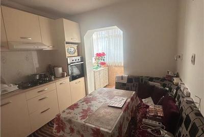 APARTAMENT 3 CAMERE DECOMANDAT FRUMOASA NICOLINA 135000 EURO - 12