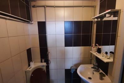 De inchiriat spatiu birou/ servicii - zana semicentrala - 2
