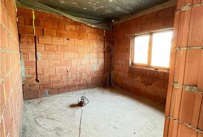 Sacalaz - Zona excelenta - Duplex spatios - 5 camere - P+1 - Locuri de parcare i - 8