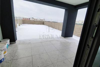 Duplex despartit prin camera tehnica - balcon mare - teren 370 mp - 5