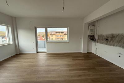 De vânzare apartament nou, finisat 3 camere, 74 mp. - Comuna Baciu - 12