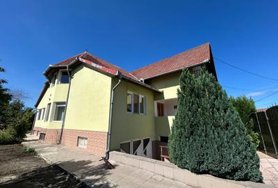 Casa de vanzare , 200 mp , Zona Sebes - 1