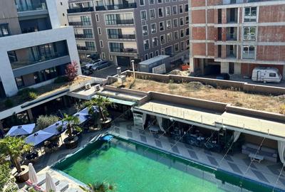 Apartament cu 4 camere semidecomandat în Pipera