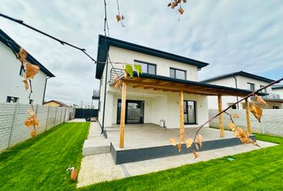 Casă cu 4 camere în Berceni