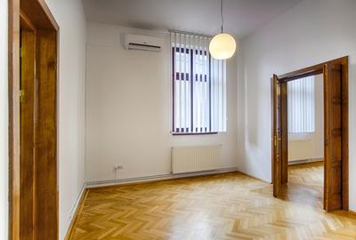 Universitate bld Carol Parcu Izvorul Rece Casa 11 camere, 2 locuri de parcare - 12