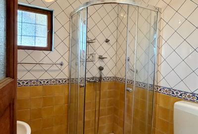 Casă la țară de vânzare în Tartășești – refugiu de relaxare aproape de București - 11
