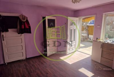 Casa cu 3 camere de vanzare - Apoldu De Sus - 2