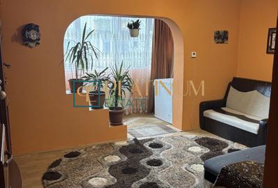 Garsonieră decomandată, mobilată în Buziașului