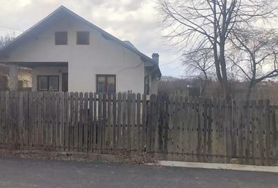 Casă cu 3 camere în Drajna de Jos