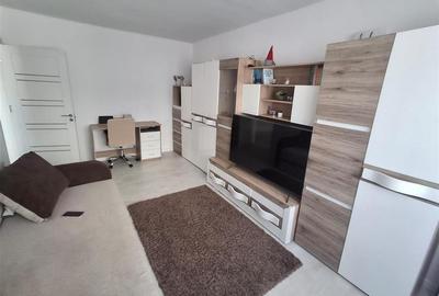 Apartament cu 3 camere decomandat în Vasile Aaron
