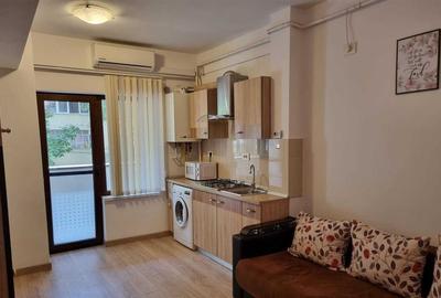 Apartament cu 2 camere decomandat, mobilat în Nicolina