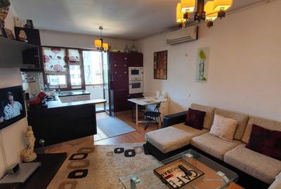 Apartament cu 3 camere decomandat în Vitan