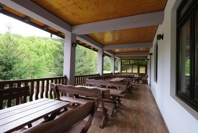 Vanzare pensiune noua complet functionala superba Prahova padure priveliste - 11