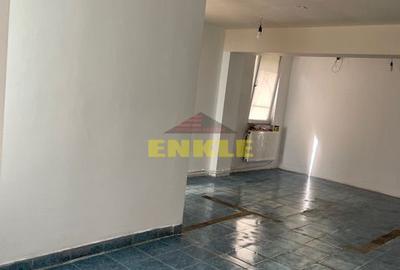 De vânzare: Hală industrială cu anexă birouri/apartament - 1