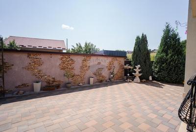 0% Comision - VILA de LUX de vânzare – Cu iaz natural - 33