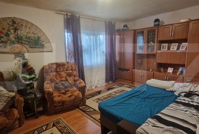 Apartament cu 2 camere decomandat, mobilat în Florești