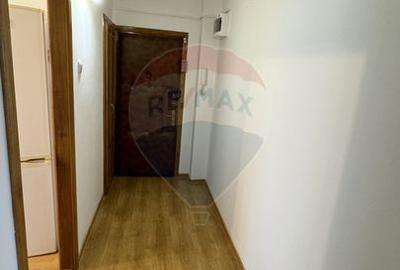 DE INCHIRIAT: Apartament cu 2 camere zona Hotel Europa - 9