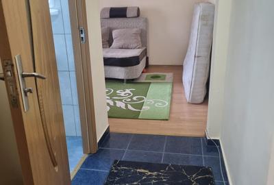 Apartament cu 3 camere semidecomandat în Tomis Nord
