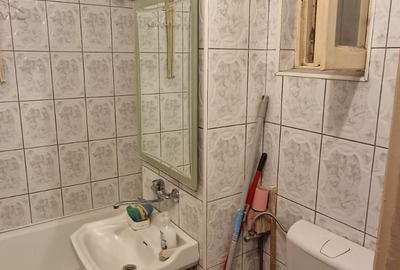Se vinde pe Republicii apartament decomandat 3 camere ,pret 89000 euro neg - 12