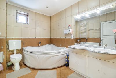Casa cu curte | Cladire pentru activitati comerciale si servicii - 11