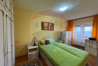 Apartament cu 3 camere decomandat, mobilat în Aurel Vlaicu