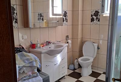 Casa-Vila ultrafinisata in regim D+P+E cu toate utilitatile cu 900 mp,teren - 8