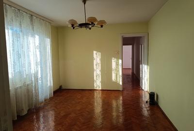 3 camere aproape  centru, Circumvalațiunii –63 mp, etaj 4, cu acoperiș, centrală - 1