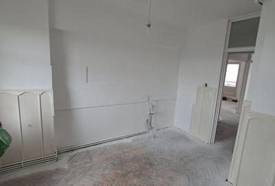 Apartament cu 3 camere,  et 4/8, 90 mp,  str Decebal/ Unirii - 3