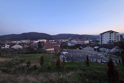 Casă de vânzare cu 1100 mp teren in proprietate- liniște și natură în orașul Gur - 11