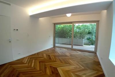 Parter cu terasă de 27 mp în Băneasa, 3 camere - 5
