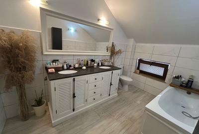 Casa de vanzare , 6 camere , 200 mp , Zona Cetate - 9