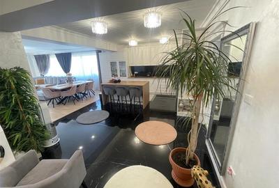 Penthouse cu 3 camere decomandat în Bucium