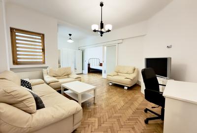 Apartament cu 2 camere nedecomandat, mobilat în Universitate