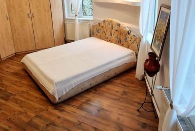 Vanzare apartament trei camere transformate in doua vila Armeneasca - 2