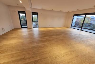 Apartament cu 4 camere decomandat în Iancu Nicolae