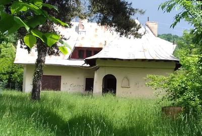 Casă cu 6 camere în Central