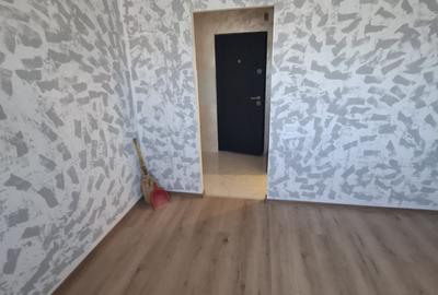 Cameră de cămin cu baie proprie,renovată total - 6