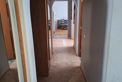 Apartament de 3 camere de vânzare - 8