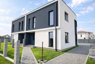 Duplex cu 5 camere în Moșnița Nouă