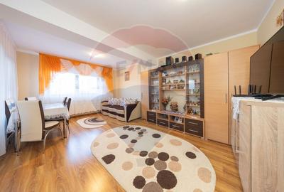 Apartament cu 2 camere decomandat în Central
