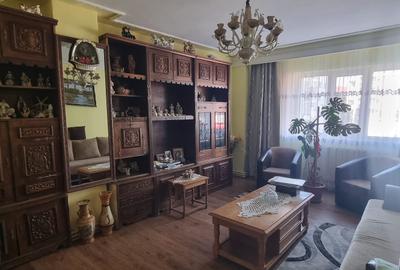 Vand apartament 4 cam. ,Topoloveni, etaj 1, ultracentral, langa Profi - 1