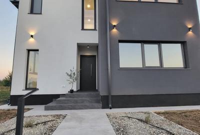 Casă individuală cu 5 camere în Gulia