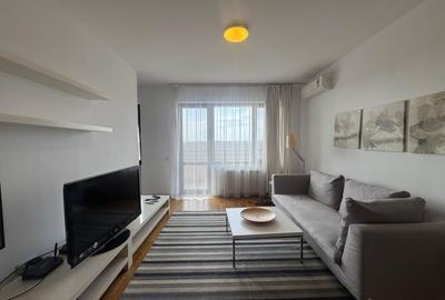 Apartament cu 3 camere semidecomandat, mobilat în Băneasa