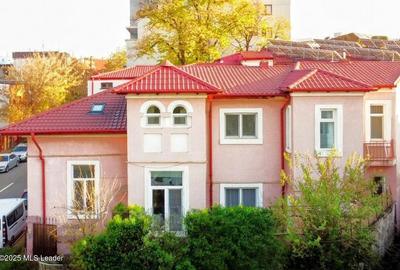 Salcamilor - Bd. Dacia, Vila renovata 223 mp utili, curte libera 40 mp! - 1